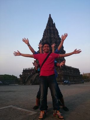 DanyAnwar's profile picture. founder The Warna Shoes