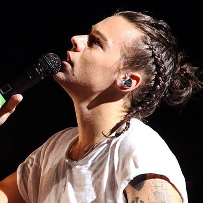 “Ed anche in mezzo a centinaia di persone, pur consapevole di non trovarti, io ti cercavo Harry.”