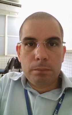 Cearense de coração, quando criança os livros não eram paixão, cresci, aprendi a mudar a vida com eles. Conheci meu porto seguro, um casal de pardal criamos.