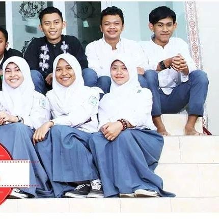 rezaikhr's profile picture. 