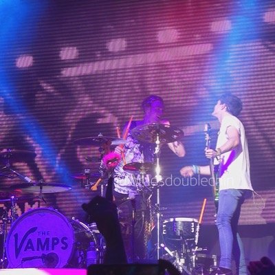 OmgCongratsvamp's profile picture. CONGRATS THE VAMPS FOLLOWED YOU 
follow @bradsdoublechin instead of this acc