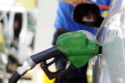Te informamos dónde encontrar el combustible más barato en la Región Metropolitana, además de otros datos de utilidad para los conductores capitalinos.