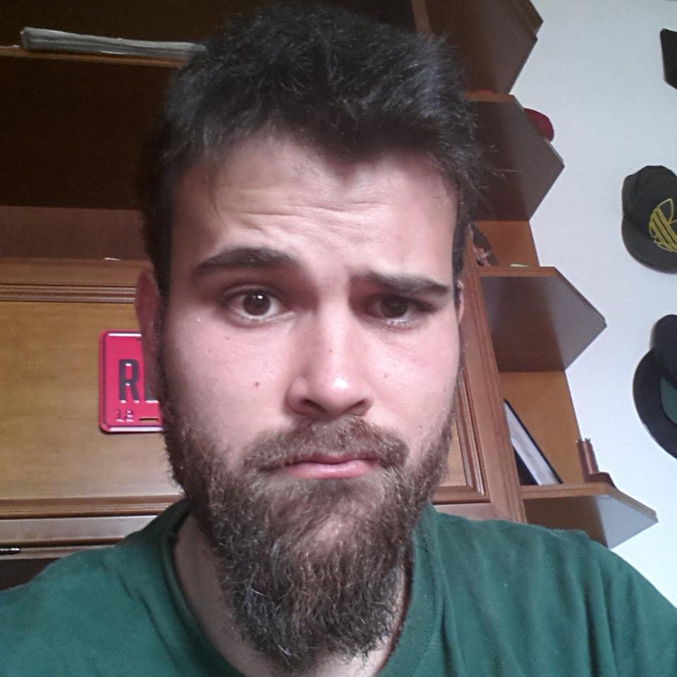 Ingeniero de Telecomunicaciones.
Extremeño trabajando en Madrid! 