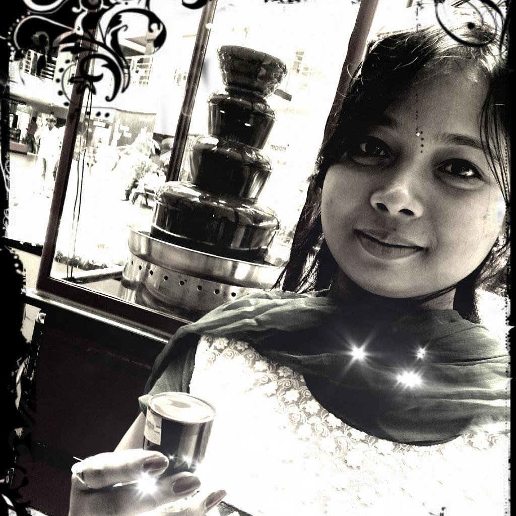 I am a freelance writer, blogger and bubbler. 
Bubbler - Susan12 and Hubber - http://t.co/9FqKGkWOsm