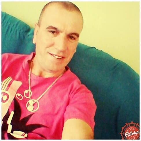 sou uma pessoa legal gosto de fazer novas amizades adoro publicidade adoro me comunicar adoro musicas a todos os que vão me ad sejam todos bem vindo