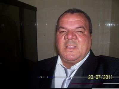 Vivo pra servir,sirvo pra viver...vai vendo.