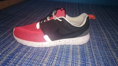 Me dedico a vender ropa de marca. Fiable 100%. Entrega en mano en Granada. Todos los productos estan muy conseguidos :) Email: RopaDtodo@hotmail.com