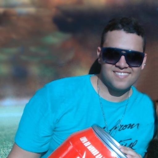 Rio de Janeiro, 27 anos, Analista de Sistemas, estudante de Matemática e botafoguense!