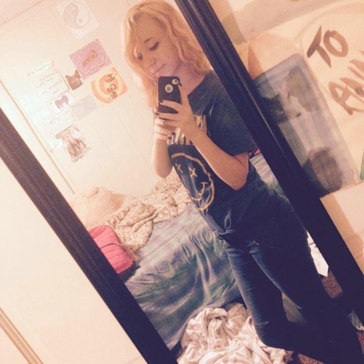 Music is great. Don't talk to me unless you're hella rad mkay. Single & stoned, of course.