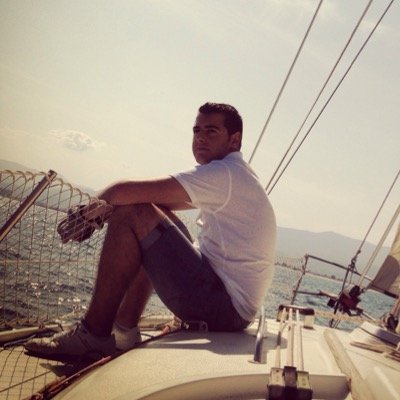 joschelito's profile picture. En vez de sangre, llevo gasolina en vena. Loco de las cuatro ruedas y la navegación. Si no me encuentras, estaré en la carretera o en el mar ⛵️