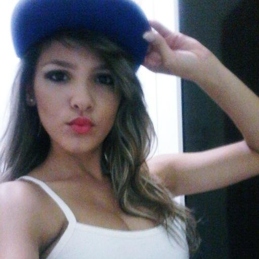 Se alguém
Já lhe deu a mão
E não pediu mais nada em troca
Pense bem, pois é um dia especial ♪♫