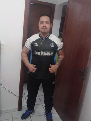 Marido,pai,peladeiro e tricolor de coração!!!