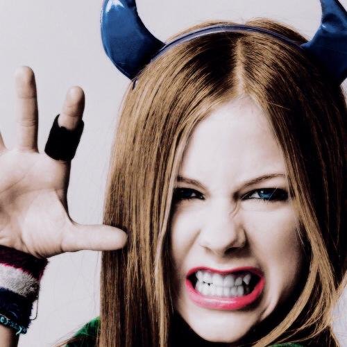 Food is my boyfriend. Harry Styles is my husband..XDDD Zayn is my brother XDDD .Miley is the sassy queen.Perrie is my blondie.Avril is my queen . 17 years old ♥