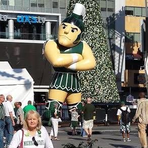 drlamajo's profile picture. Farmer's daughter, Spartan for Life, Believer, Wife, Mother, MSU  Alum💚Vegetarian🍒🍋🥗🥑