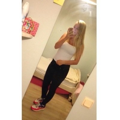 Bel me als je gepijpt wil worden nummer : 0651426747