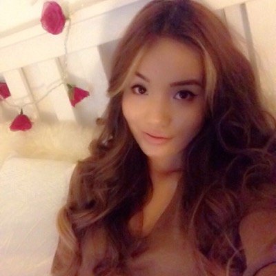 Business Post Grad at Uni of Herts - Part-time Nail Technician Loves travelling :) - Instagram: nhungxcam ♥