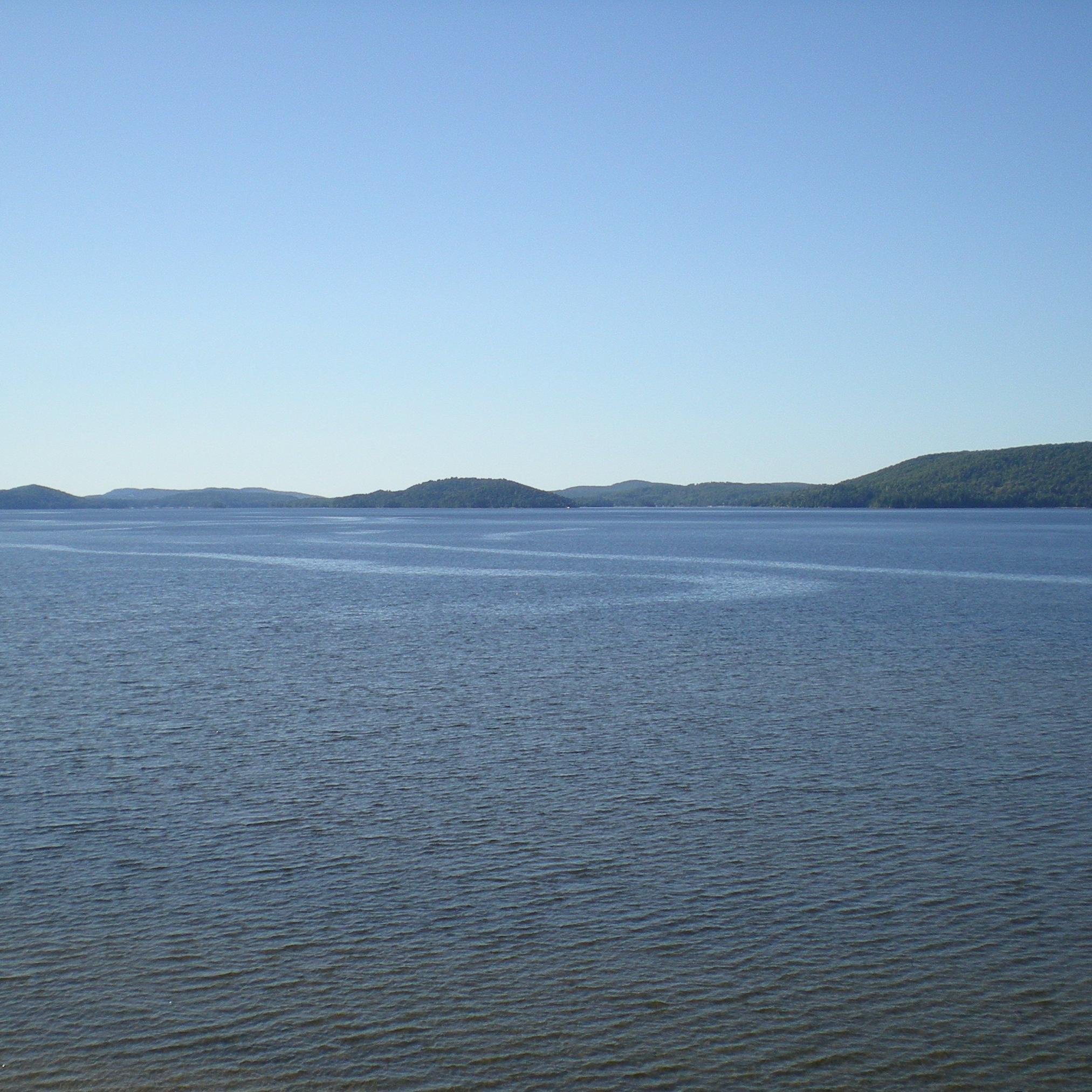 La municipalité de Lac-Simon dans la Petite-Nation, un endroit où il fait bon s'amuser et y habiter. Un endroit où tous sont bienvenus! Venez, on vous attend!