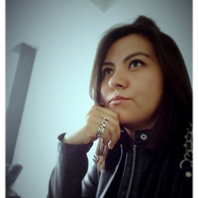 Media Planner de tiempo completo • Rockerona pero no Hipster • Poeta Amateur