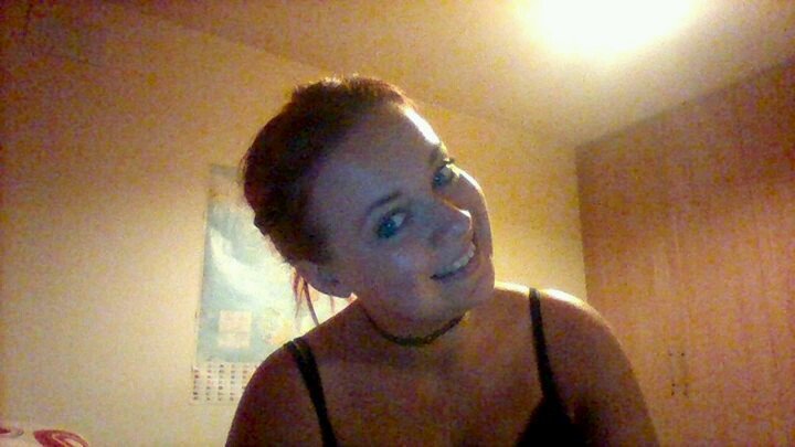 Student-Chocoholic-Erasmus-Dreamer-Movie Junkie-Tea Addict-Traveller
