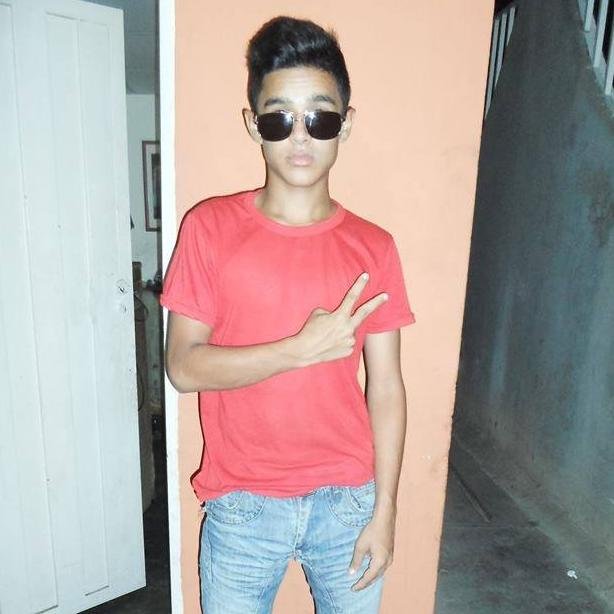 IMeDicenPirulo's profile picture. Solo 16A*....*Futuro Ser Algún Día Jugador Del @RealMadrid..!Unica My Princess Is My Mother♥.♥..  Mi Numero Es El 22♥