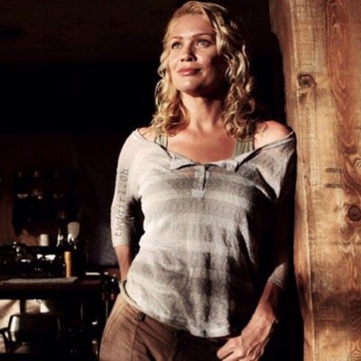 I used to be a lawyer until the world went to shit. || #TWDFamily || RP || Single.|| My sister is @AmyHarrison155