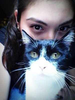 Los animales son el motor de mi vida. La liberación animal es mi fin último. No tolero la mediocridad. Misántropa y amante de la buena literatura.