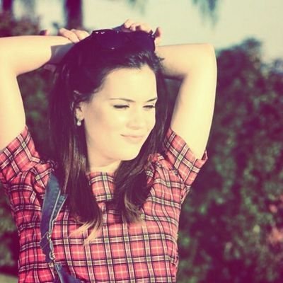 ☊ Auriculares + Música ♫ = #TeSigoEsperando fans club dedicado a valeria baroni, idola perfecta