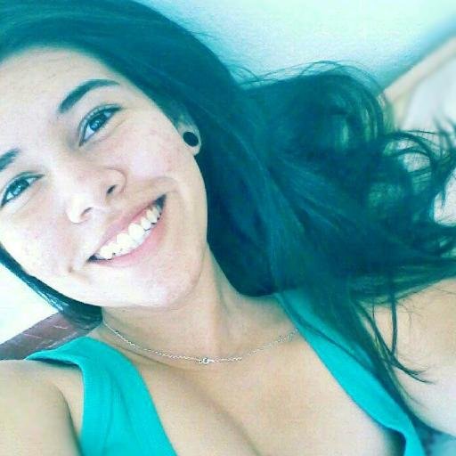 Beertaan's profile picture. Eu não ligo para o que você pensa, você nunca me entenderá. ✌