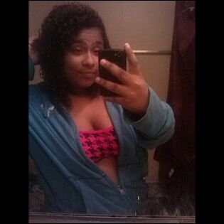 Im Just a small girl , in a big world full of beautiful people , with ugly personalities .

Rican // 5'2 // 16 // 
kik ? his_chaparita112913
Instagram ? Marisk_