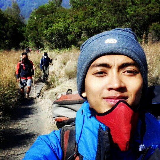 akukembara's profile picture. tuhan yang ku harap hidup di hatiku, senantiasa mengajakku bertanya apakah hatiku telah mempersiapkah kehidupan bersamaNya, menjalin cinta yang utuh.