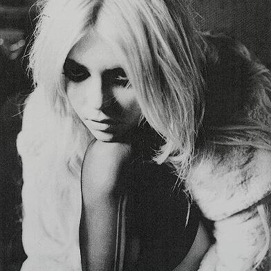 Ti ho visto crollare ma non smettevi di sorridere l #AmericanHorrorStory l #Nirvana l #ThePrettyReckless l #MarilynManson l #MIW♥
http://t.co/kiXFcAqxVy