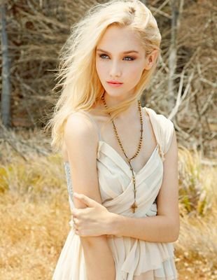 Delacourtty's profile picture. 14 .La pequeña Delacour.Dulce,divertida y valiente.No todo es lo que parece Bruja semi-veela. De origen francés. #Pottertty