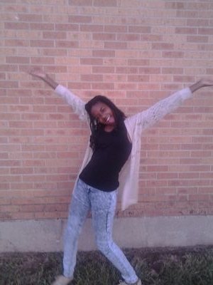 alexis_seals19's profile picture. big things can sometimes come from a small town✨