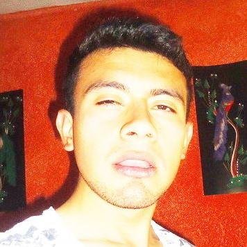 Estudiante de Ing. Tecnologías de la información. Juego futbol. Practico kickboxing. Me gusta de toda la musica pero me encanta el rock ImI.