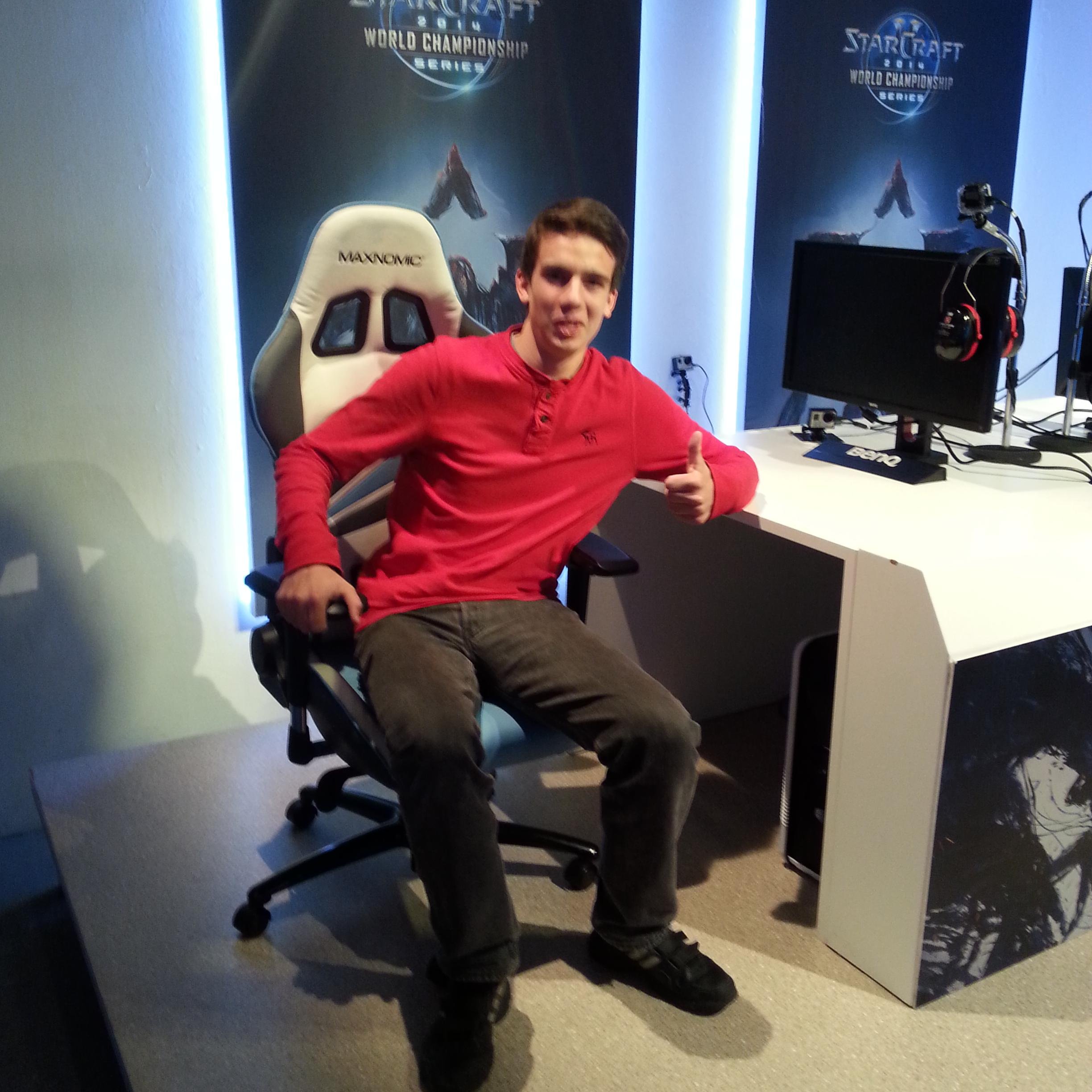 21, German // Starcraft II, League of Legends, Hearthstone, eSports // Fan of: TSM, SKT T1 SC2, MC, PartinG // Xcombat#2399 EU/NA