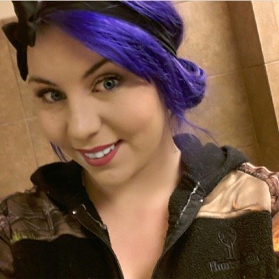Professional Makeup artist in Tulsa! I love everything beauty.