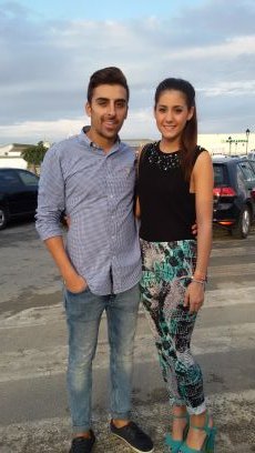 Intentado disfrutar de esto que llaman vida.Sin rumbo fijo buscando mi camino.Enamorada de esos pequeños detalles que marcan la diferencia.¿Mi destino? Con él.