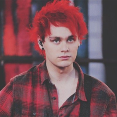 free follow from @dopexclifford so follow her please she follows back(: RETWEET THE LINK AND TAG MICHAEL CLIFFORD PLEASE AND THANK YOU❤️