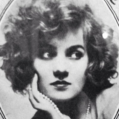 prosceolady's profile picture. Sign Language Interpreter, Happy Wife, Red Wings Fan, Proud Border Collie Mom, Grad School Student, Busy Busy Busy.