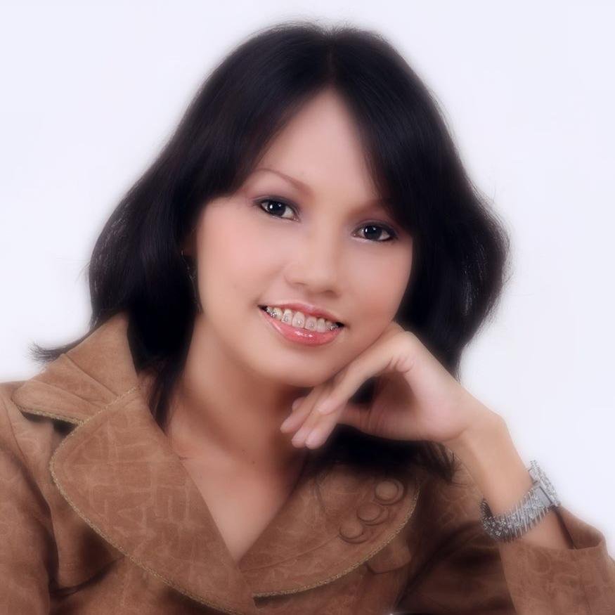 President Director at XAVIERA GLOBAL SYNERGY, 
Peraih Kartini Next Generation Awards as Woman As Agent of Change in Health and Environment .