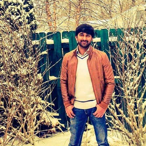 अपने पर मुझे ग़ालिब सा गुमान है ,  मैं भी कर्जे मे हूँ मेरा भी किराये का मकान है