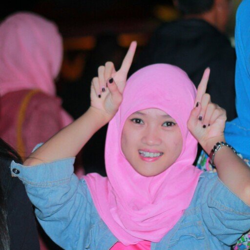 young | energic | History Education @UMalang '11 | member of @TeaterHampaID & @ikawiradarma