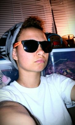 #team taken x25 #teamfollowback :) anythig else you need 2 know just ask ;)