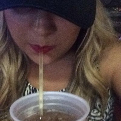 ShitSchaserSays's profile picture. I am a pink starburst.