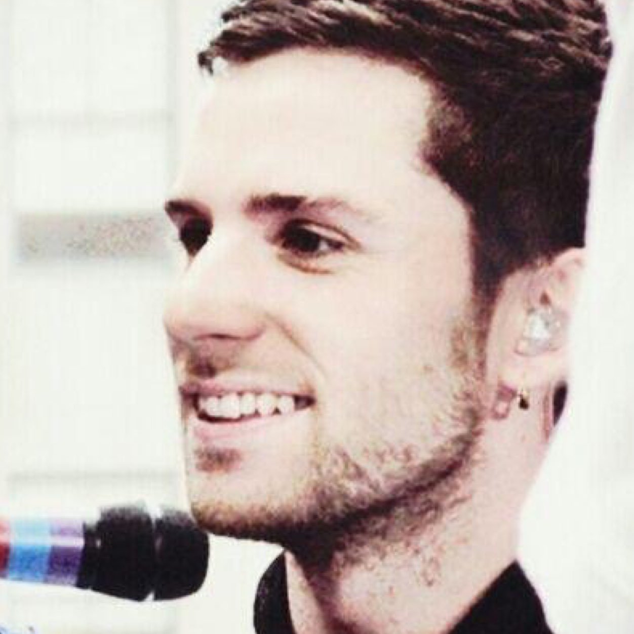 guyberryfans's profile picture. Guy Rupert Berryman / 12 de abril de 1978 / Kirkcaldy, Escocia / Voz, bajo, piano, batería / Coldplay-Apparatjik