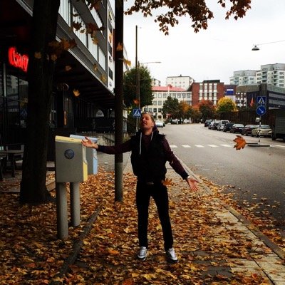Homosexuell sambo kille, skötare inom psykiatrin , fotograf och bloggare i Malmö!