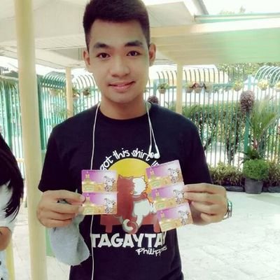 LlanhielA's profile picture. getting a lot of something will never be enough unless you learn how to use it 3. IG: llanhiel