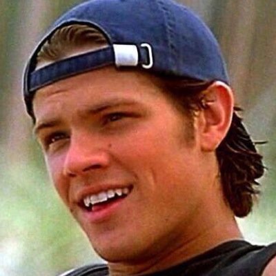 hello friends! this is a free follow from @castielmybae because you're obviously a very sexy human.