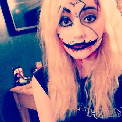 Hi I'm Lottie :D I like FVK, Ashestoangels, MCR, PSOP and stuff like that. PewDiePie and cartoons have ruined my life. Blair is mine ;) ❤️