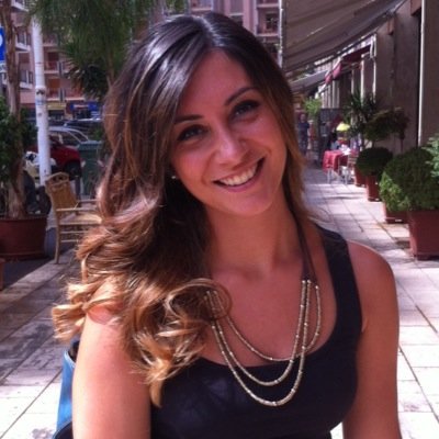Siciliana. Anni 23. Mamma (forse) perfetta. Studentessa (forse) modello. Piena di ambizioni e sogni. La mia passione piú grande é la lettura.